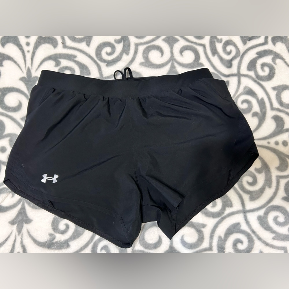 Underarmor shorts, size medium new without tags, color black